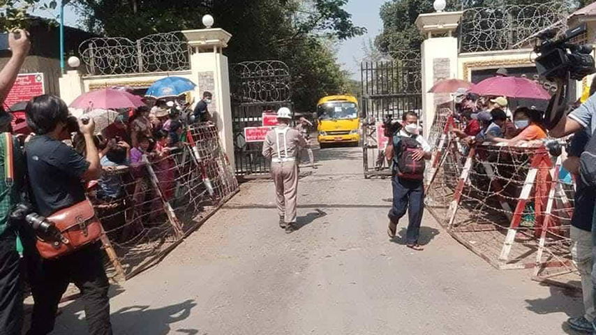 အင်းစိန်ထောင်တွင်း အချုပ်သားများကို ကြိုတင်မဲပေးရန် ဖိအားပေး ခြိမ်းခြောက်