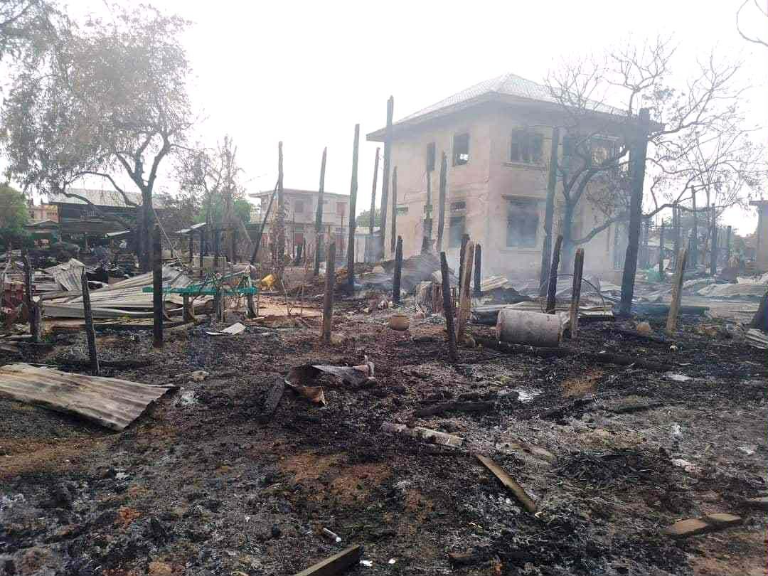 မြောင်မြို့နယ်၌ စစ်တပ် ဗုံးကြဲမှုကြောင့် အရပ်သား ၂၀ နီးပါး ဒဏ်ရာရ