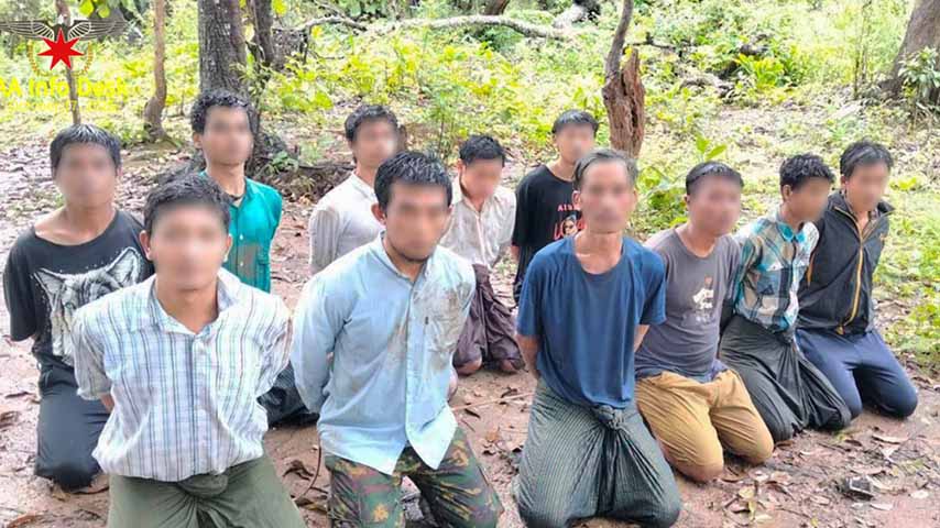 နတ်ရေကန်ဗျူဟာတိုက်ပွဲ၌ စစ်တပ် တပ်ဖွဲ့ဝင်အချို့ AA ထံ လက်နက်ချ