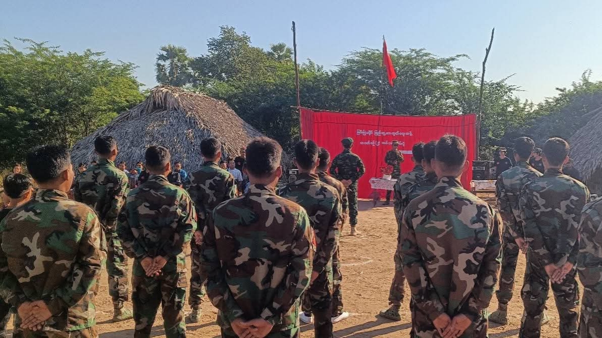 မြင်းခြံခရိုင်ပကဖ အချုပ်ခန်းမှ အချုပ်သား ၃၀ လက်နက်များယူပြီး ထွက်ပြေး၊ ၈ ဦး ပြန်ဖမ်းမိ