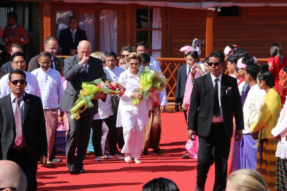 က်ဴးေက်ာ္မ်ားကုိ အဓမၼေရႊ႕ေျပာင္းခုိင္းမႈ ဒီမုိကေရစီမဆန္ဟု ေနာ္ေ၀ဘုရင္ေျပာ