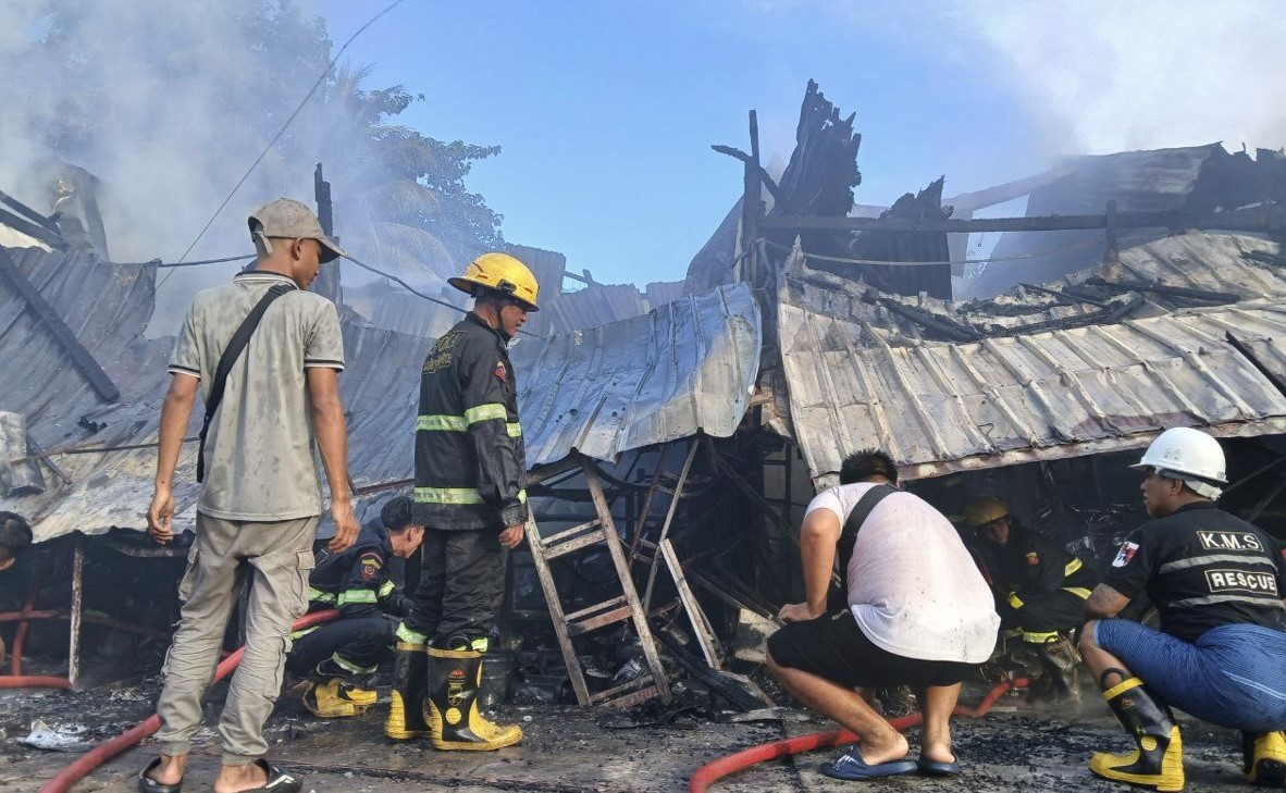 တောင်ဥက္ကလာ ဘေလီတံတားထိပ်အနီး ဆိုင်ခန်းများမီးလောင်