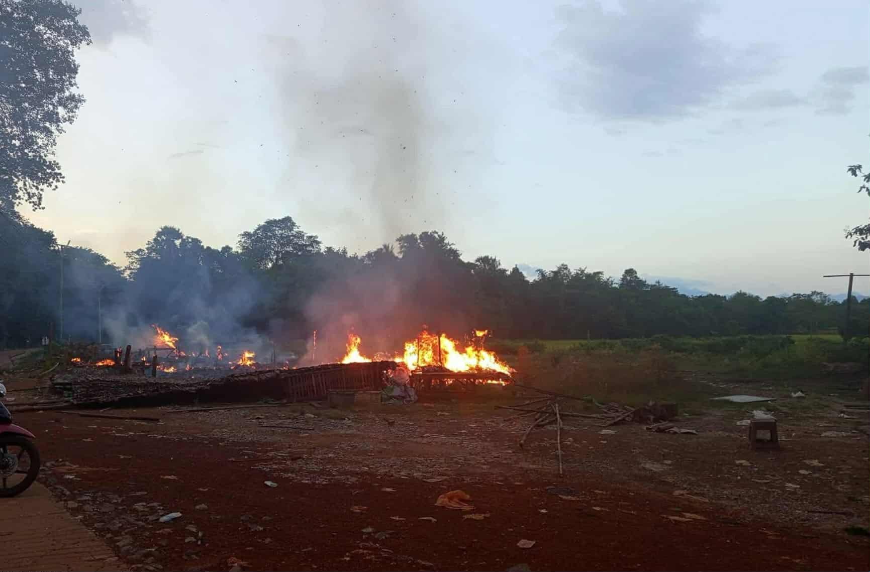 ကော့ကရိတ်မြို့နယ်၌ ဘုန်းကြီးကျောင်းနှင့် စာသင်ကျောင်းကို စစ်တပ်က ဗုံးကြဲ 
