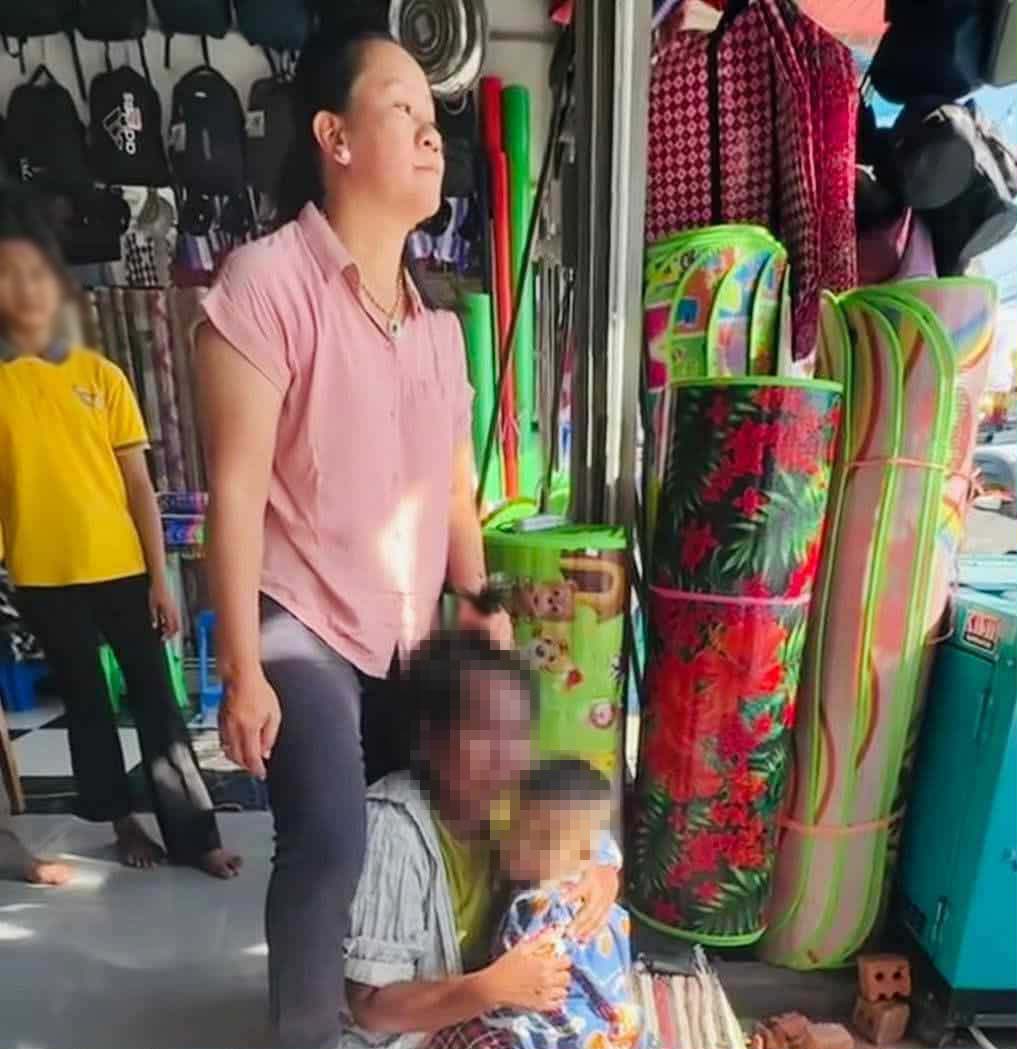 ပစ္စည်းခိုးသည်ဆိုကာ သားအမိ ၂ ဦးအား နှိပ်စက်ခဲ့သည့် ဆိုင်ရှင်ကို အရေးယူရန် ရဲစခန်းတိုင်