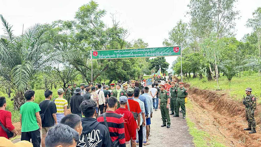 သက်တမ်းပြည့်မည့် စစ်မှုထမ်း ၂,၀၀၀ ခန့်ကို တဆင့်မြင့် ရာထူးတိုးပေးပြီး စည်းရုံး