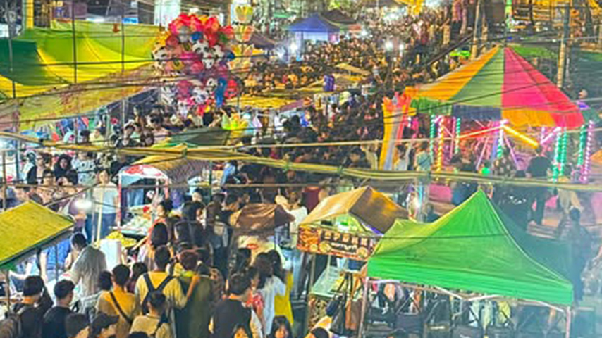 ရန်ကုန်တွင် ဘုရားပွဲ ပျော်ပွဲရွှင်ပွဲများကျင်းပပြီး  လူငယ်များကို ပေါ်တာဆွဲ ဖမ်းဆီးနေ
