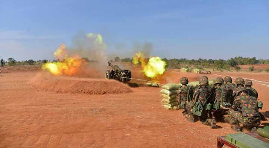 စစ်တွေတွင် AA နှင့် စစ်တပ်တို့ လက်နက်ကြီး၊ ဒရုန်းများဖြင့် အပြန်အလှန်ပစ်ခတ်နေ