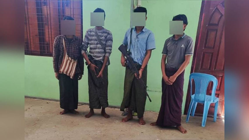 မုံရွာတွင် စစ်မှုထမ်းတပ်သားသစ် ၂ ဦး လက်နက်ခဲယမ်းများဖြင့် အလင်းဝင်