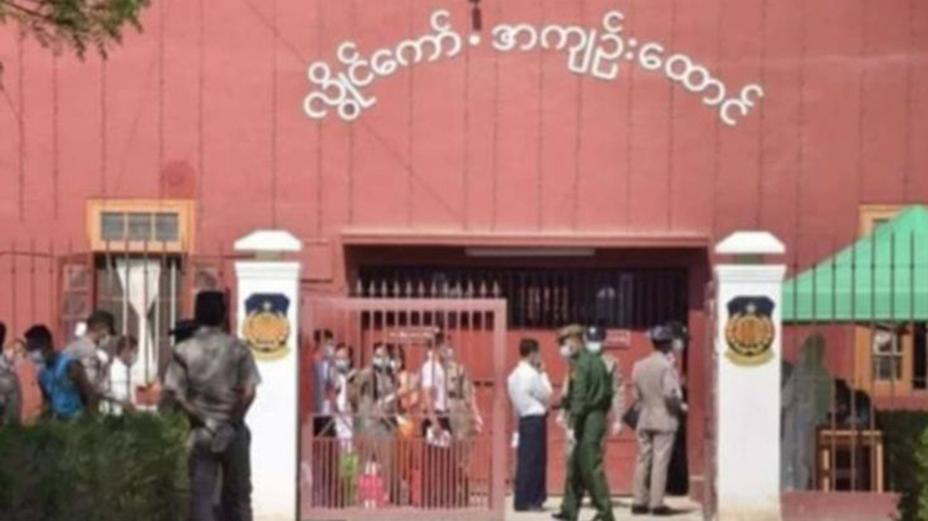 လွိုင်ကော်ထောင်မှ ပြန်လွတ်လာသည့် နိုင်ငံရေးအကျဉ်းသူ ၁ ဦးကို ပြန်ဖမ်းဆီး