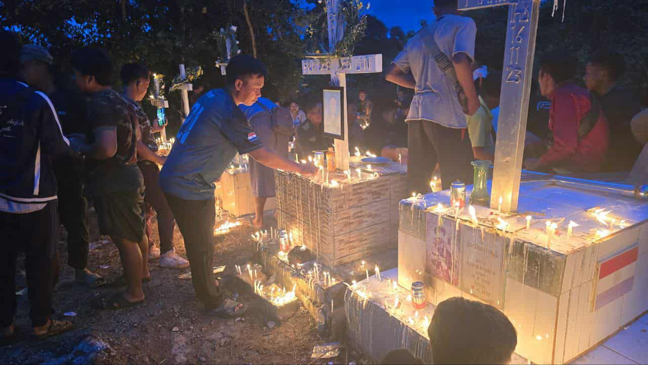 ကရင်နီ၌ သေလွန်သောသူများ၏ ဝိညာဥ်အတွက် ဆုတောင်းပေး