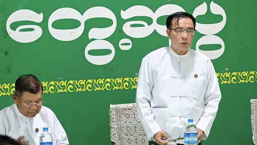 ပဲခူးတိုင်းဝန်ကြီးချုပ်က ကြံ့ခိုင်ရေးပါတီကိုသာ မဲပေးရန် ဝန်ထမ်းများကို စည်းရုံးခိုင်းနေ 