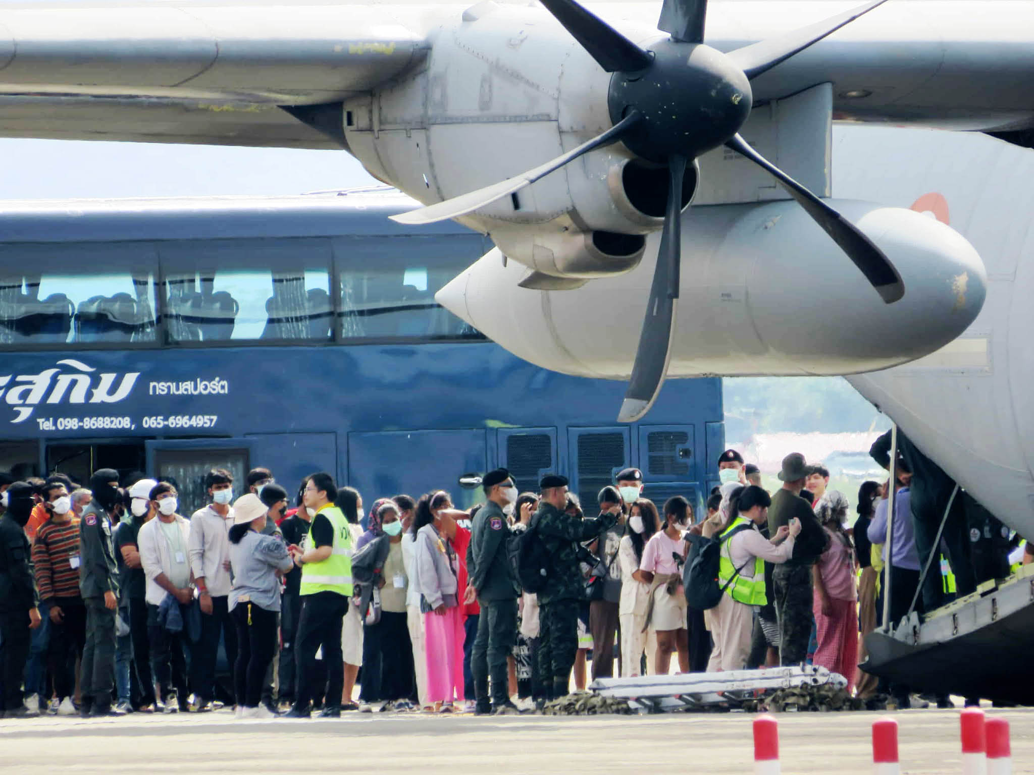 မြဝတီ ကျားဖြန့်လုပ်ငန်းမှ နီပေါနှင့် အိန္ဒိယနိုင်ငံသား ရာချီလွတ်မြောက်