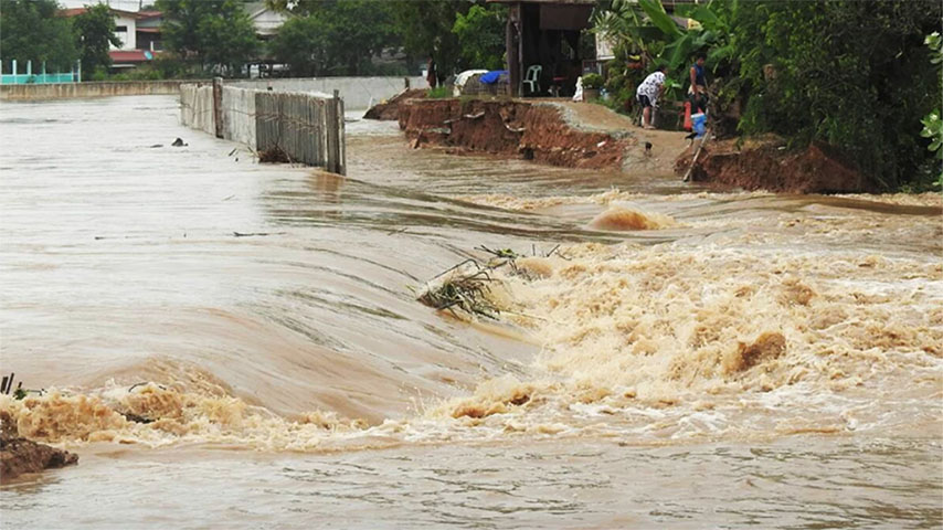 ကာလ်မေဂီမုန်တိုင်းအရှိန်ကြောင့် ထိုင်းခရိုင် ၁၅ ခုတွင် ရေကြီးရေလျှံ၊ ၁၃ ဦး သေဆုံး