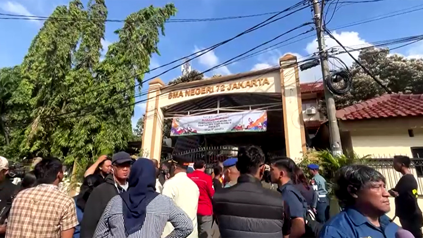 အင်ဒိုနီးရှားဗလီတွင် ပေါက်ကွဲမှုကြောင့် လူ ၅၄ ဦး ဒဏ်ရာရပြီး လုံခြုံရေးတင်းကျပ်