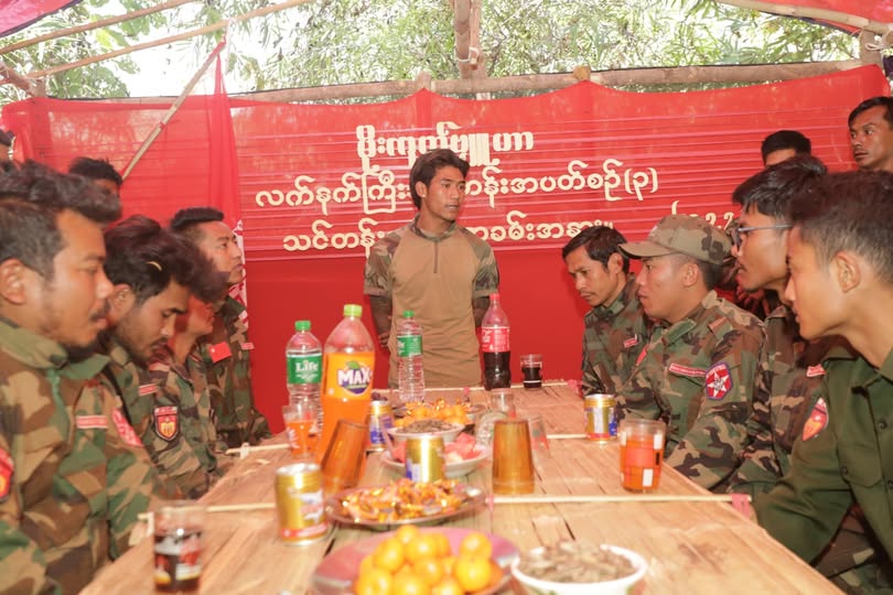 မိုးကုတ်မြို့ကို တပ်ပေါင်းစုစနစ်ဖြင့် အုပ်ချုပ်ရန် တော်လှန်ရေးအစုအဖွဲ့များ စီစဉ်