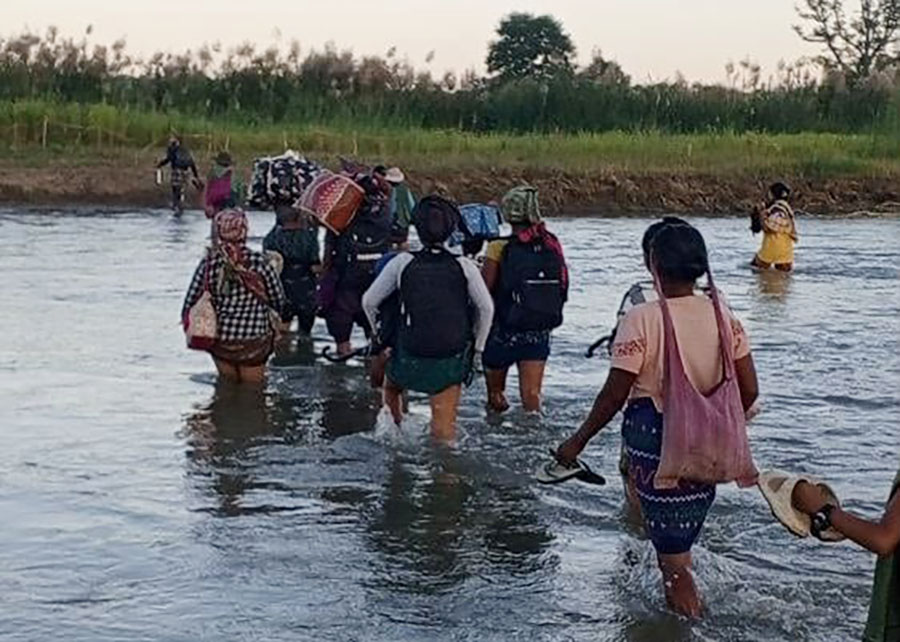 စစ်ကြောင်း ၃ ကြောင်း ထိုးနေသဖြင့် ပေါက်ပြည်သူ ၃၅,၀၀၀ နီးပါး စစ်ဘေးတိမ်းရှောင်နေရ