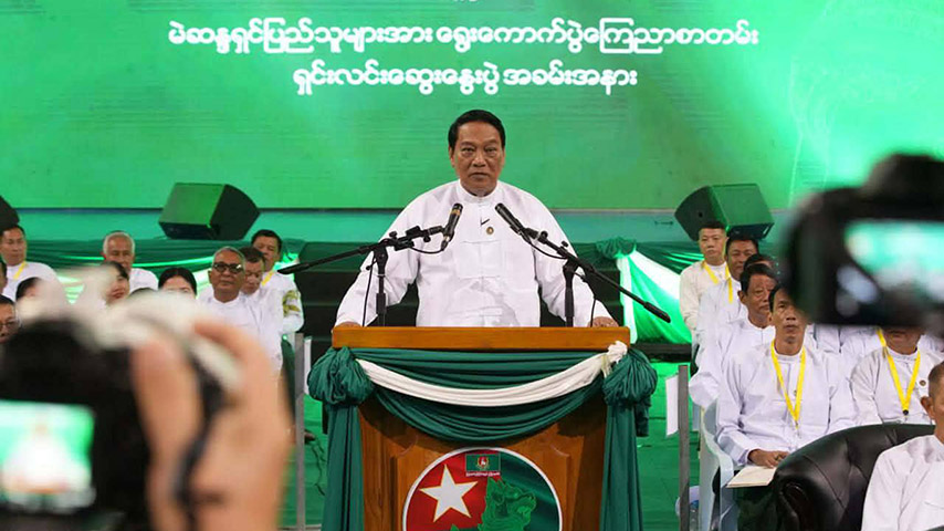 ရွေးကောက်ပွဲကတိမတည်ပါက လက်သီးဖြင့်ထိုးရန် ကြံ့ခိုင်ရေးခေါင်းဆောင်ပြော