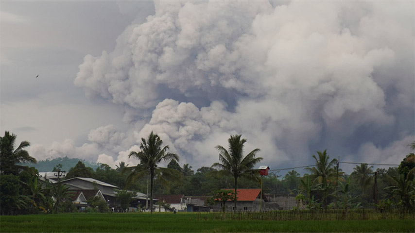 အင်ဒိုနီးရှားတွင် မီးတောင်ပေါက်ကွဲမှုကြောင့် သတိပေးချက် အမြင့်ဆုံးထုတ်