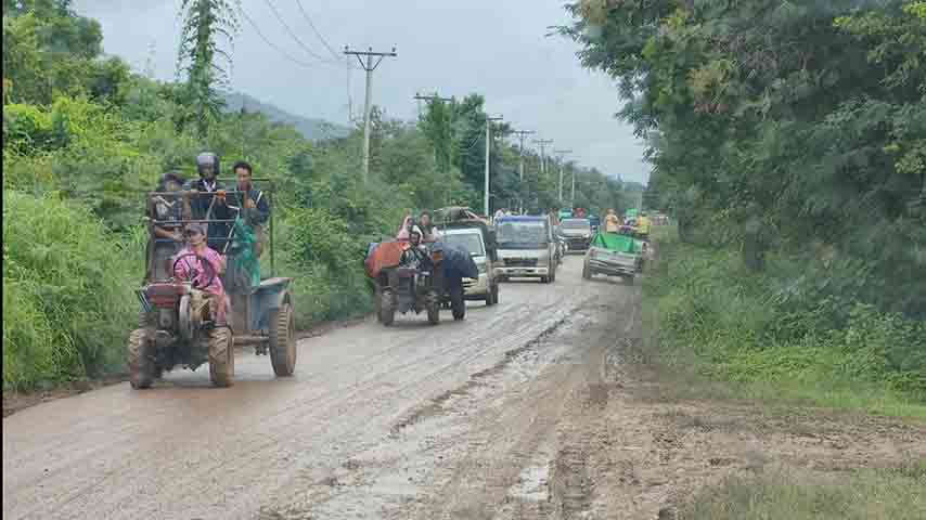 ဒီးမော့ဆိုအနောက်ခြမ်းကို စစ်ကြောင်းထိုးနေသဖြင့် ရွာ ၄ ရွာထက်မနည်း  ထွက်ပြေးနေရ