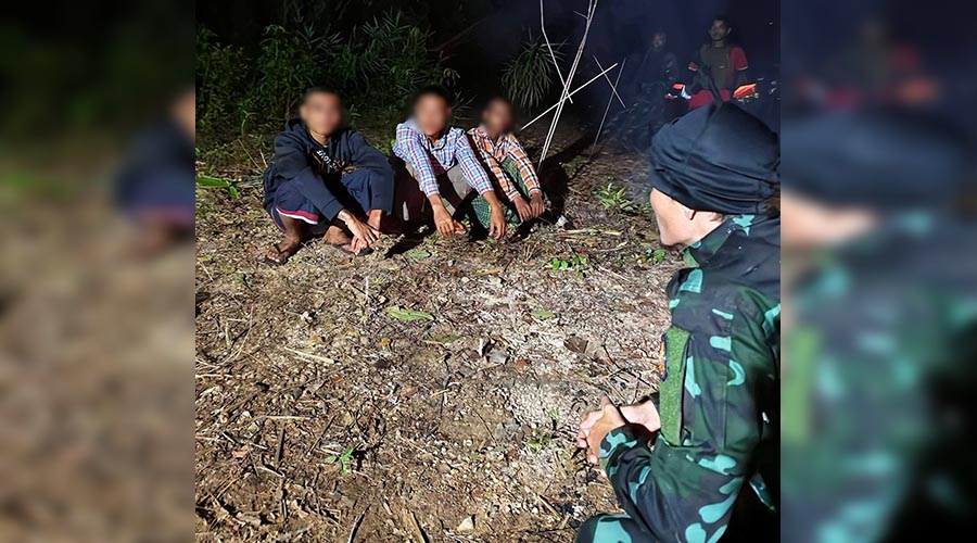 စစ်မှုထမ်းတပ်သားသစ် ၃ ဦးကို ရေးဘီလူးတပ်ဖွဲ့ ဖမ်းဆီး