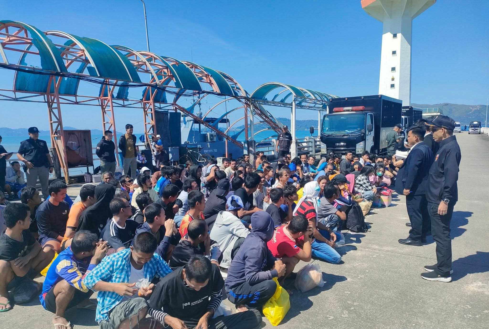 ပြစ်ဒဏ်ကျပြီး လွတ်မြောက်လာသည့် မြန်မာ ၁၀၄ ဦး ထိုင်းက ကော့သောင်းဘက် ပြန်ပို့