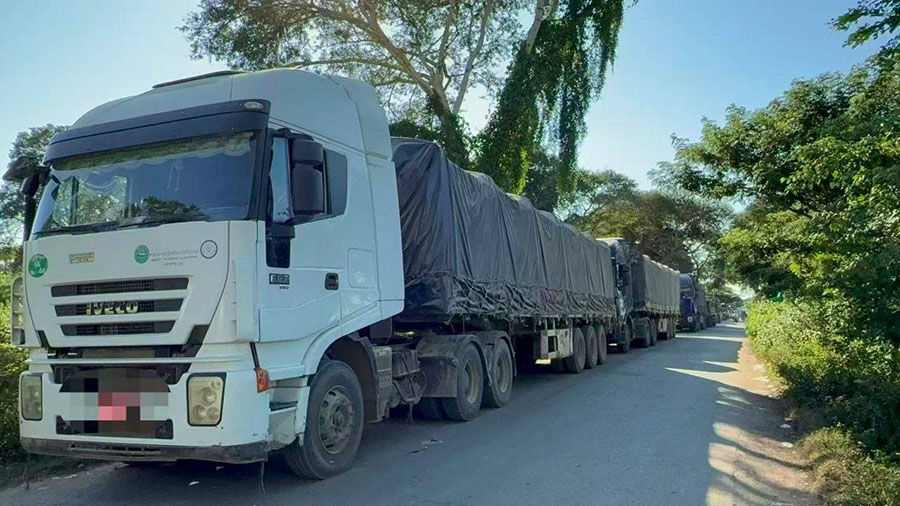 စစ်ကောင်စီက ဘိလပ်မြေတင်ကားများကို နယ်လုံနှင့် ပြည်နယ်ထောက်ခံစာပါမှ ဖြတ်သန်းခွင့်ပြု