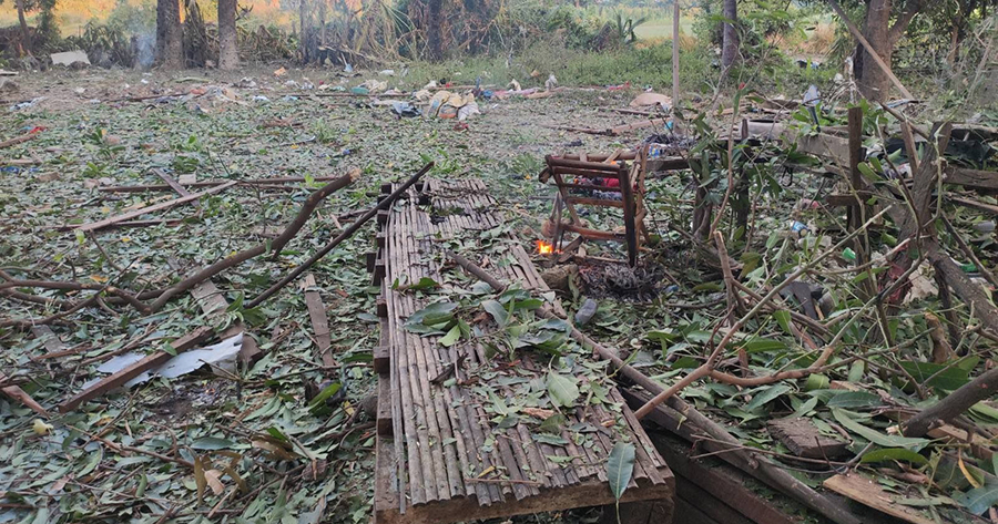 စဉ့်ကူး ဝန်ထမ်းအိမ်ရာကို စစ်ကောင်စီဗုံးကြဲ၊ အရပ်သား ၁ ဦးသေဆုံးပြီး ၅ ဦးဒဏ်ရာရ