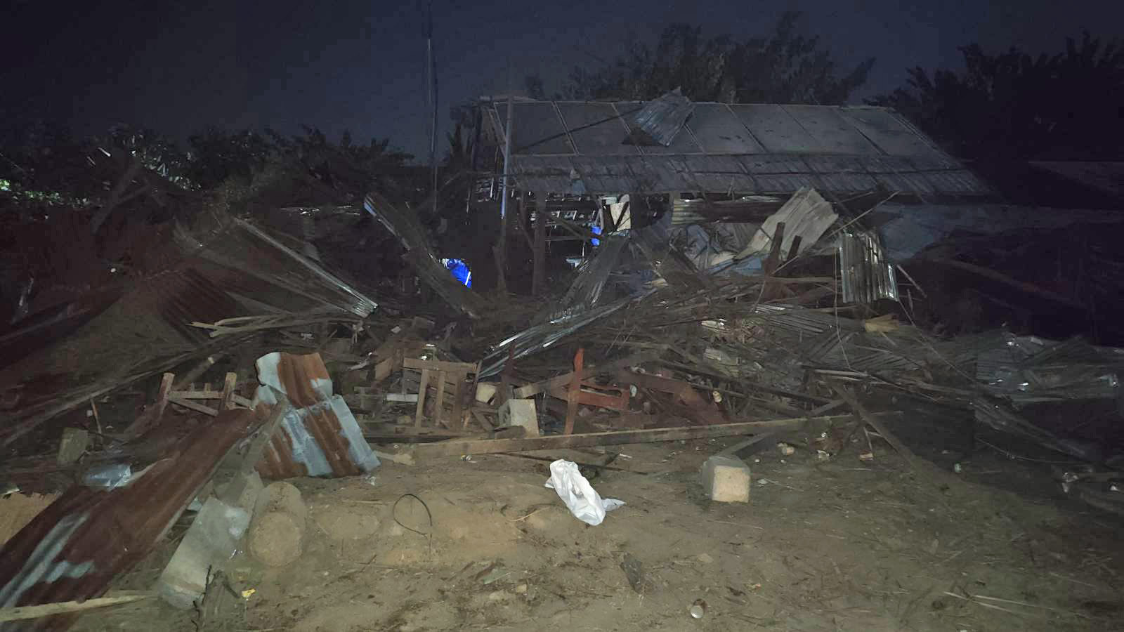 ဝက်လက်၊ ရွှေဘိုနှင့်ဒီပဲယင်းမြို့နယ်တို့ကို စစ်တပ်က ဗုံးကြဲ၊ ပြည်သူ ၄ ဦး သေဆုံး