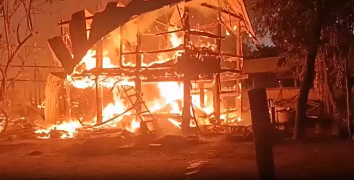 ဝက်လက်မြို့နယ်၌ စစ်တပ်က လေယာဉ်ဖြင့် ဗုံးကြဲ၊ ပြည်သူ ၄ ဦး သေဆုံး