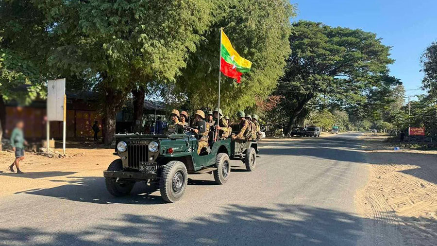 လေကြောင်း၊ လက်နက်ကြီးပစ်ကူဖြင့် စစ်တပ်က စဉ့်ကူးကို ပြန်ထိန်းချုပ်