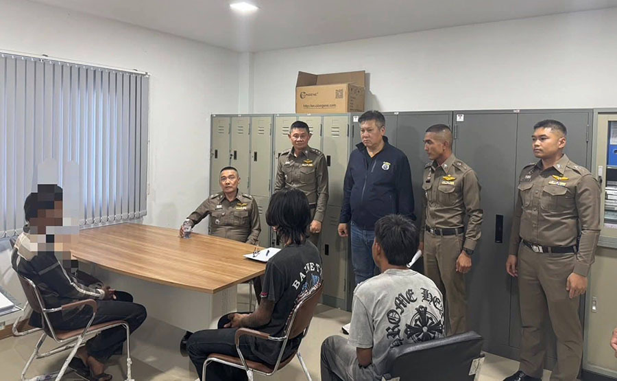 ရန်သူကိုစိန်ခေါ် ဗုံးခွဲပြသည့် ကမ္ဘောဒီးယားလူငယ် ၃ ဦး ဖမ်းဆီးခံရ