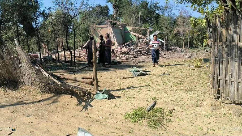 မြိုင်မြို့နယ်ကို စစ်တပ်က ၂ ရက်ဆက် ဗုံးကြဲ၊ ပြည်သူအချို့ သေဆုံးဒဏ်ရာရပြီး နေအိမ်များ ပျက်စီး