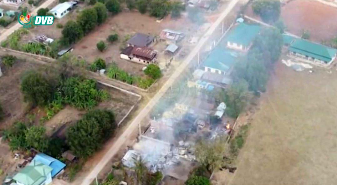 လေကြောင်းရန်ကြောင့် ကရင်နီပြည်သူများ ခရစ္စမတ်နှင့် နှစ်သစ်ကူး ပျော်ပွဲရွှင်ပွဲ မလုပ်လို