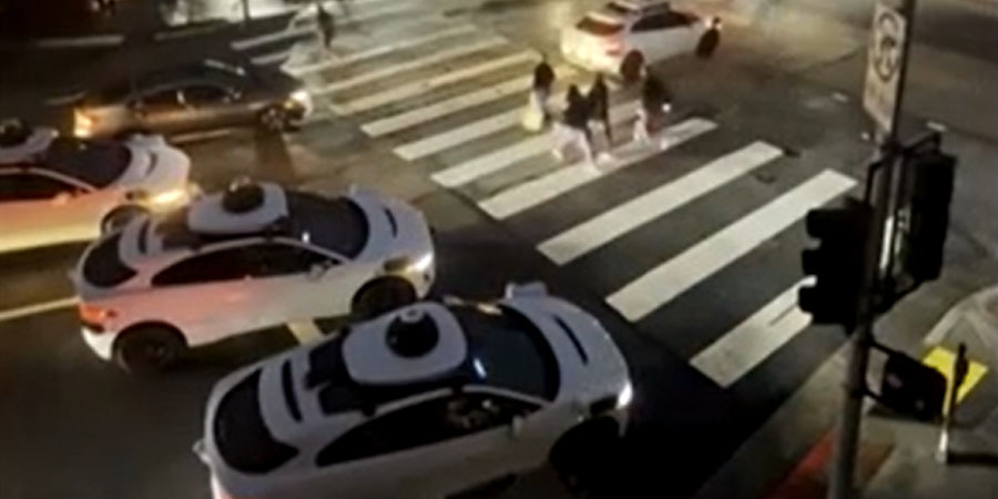 ဆန်ဖရန်စစ္စကိုတွင် မီးပျက်ချိန် Waymo မောင်းသူမဲ့တက္ကစီများ လမ်းမပေါ်၌ ရပ်တန့်ခဲ့