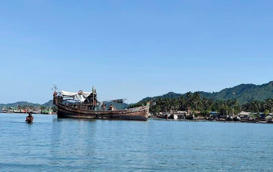ပေါက်တောတွင် မွတ်ဆလင် ငါးဖမ်းသမား ၂၈ ဦးကို စစ်ကောင်စီရေတပ် ဖမ်းဆီး