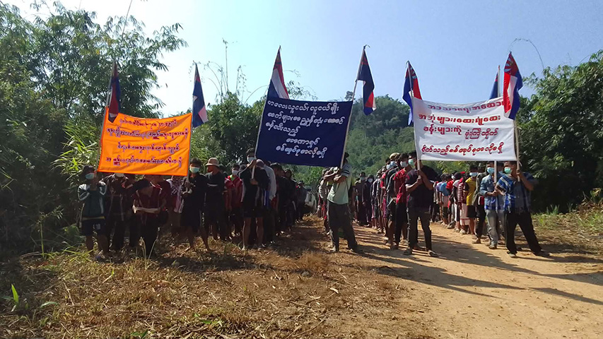 မြိတ်-ထားဝယ်ခရိုင်မှ ကရင်လူငယ်များနှင့် ဒေသခံများ ရွေးကောက်ပွဲကို ဆန္ဒပြ