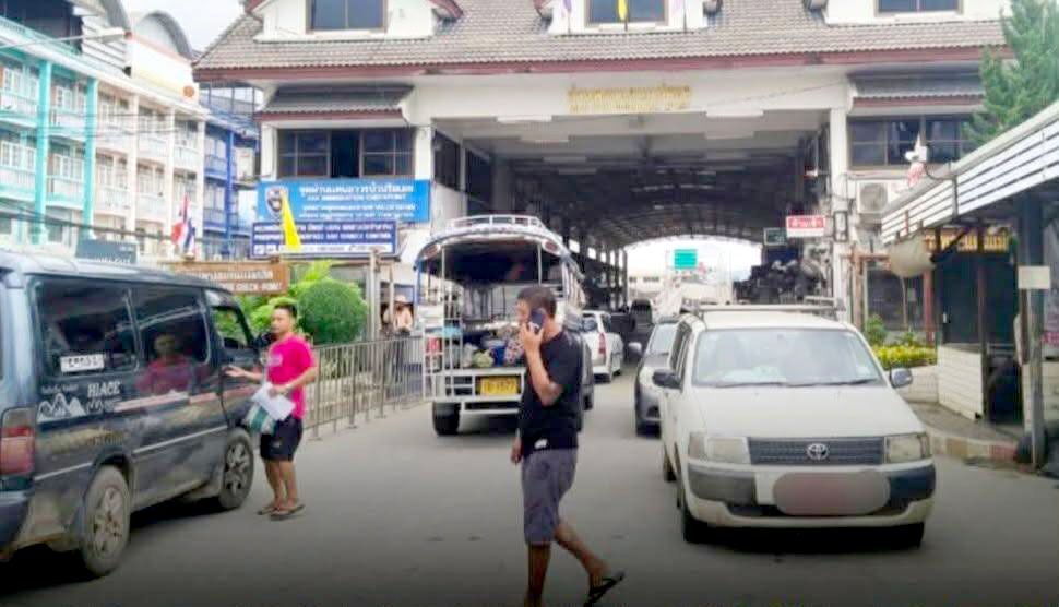 မဲဆောက်ရောက်မြန်မာများ မဲမပေးပါက နယ်စပ်ဖြတ်ခွင့်လက်မှတ် ရုပ်သိမ်းမည်ဟု ခြိမ်းခြောက်ခံရ
