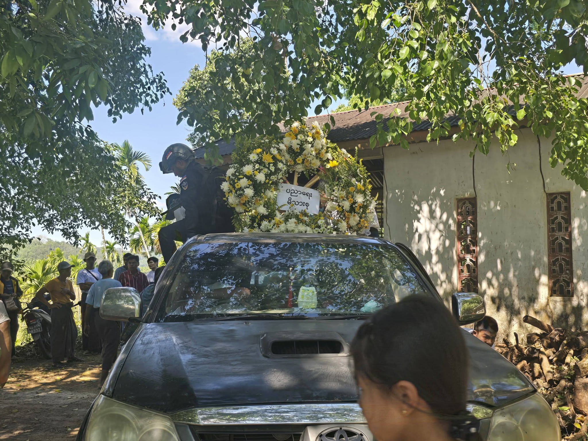 ပုလော ပညာရေးဘုတ်အဖွဲ့ တာဝန်ခံဆရာမကြီးနှင့် ခင်ပွန်းအသတ်ခံရမှု အမှုမှန်ပေါ်ရန် တောင်းဆို 