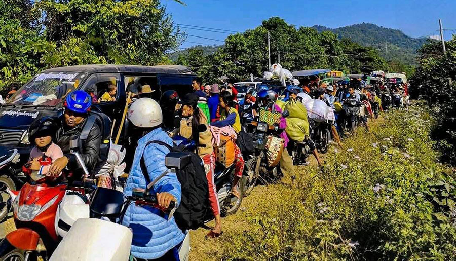 ကသာတွင် စစ်တပ် ကာကင်းစခန်းများနှင့် မြို့တဝက်နီးပါး တော်လှန်ရေးတပ်များ ထိန်းချုပ်