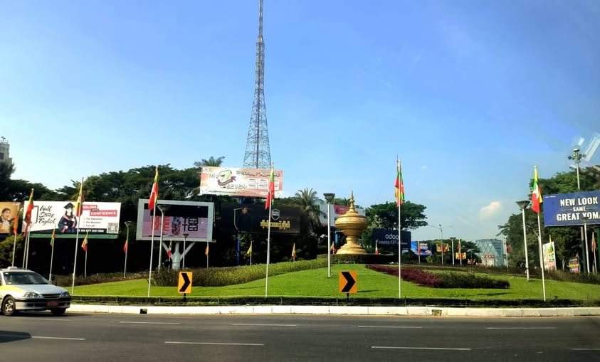 လွတ်လပ်ရေးနေ့ အလံထောင်ရန် ငြင်းဆန်သူကို ရဲနှင့် စစ်တပ်က ရိုက်နှက်၊ ဖမ်းဆီး
