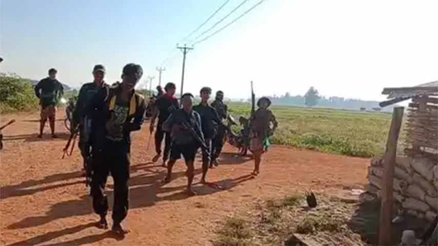 ရန်ကုန်-ပြည်လမ်းရှိ စစ်တပ်စခန်းအချို့ကို တော်လှန်ရေးတပ်များ တိုက်ခိုက်