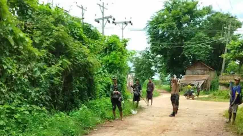 ရန်ကုန်-ပြည်လမ်းပေါ်ရှိ စစ်တပ်စခန်းအချို့ကို  တော်လှန်ရေးတပ်များ တိုက်ခိုက် 
