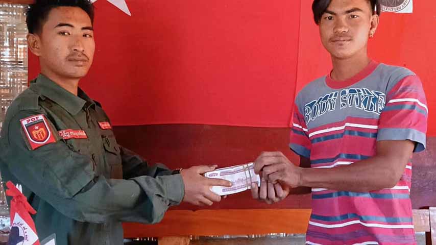 မြိုင်ထွေအုပ်ရုံးတွင် တာဝန်ကျ ပြည်သူစစ် ၁ ဦး လက်နက်ခဲယမ်းများဖြင့် အလင်းဝင် 