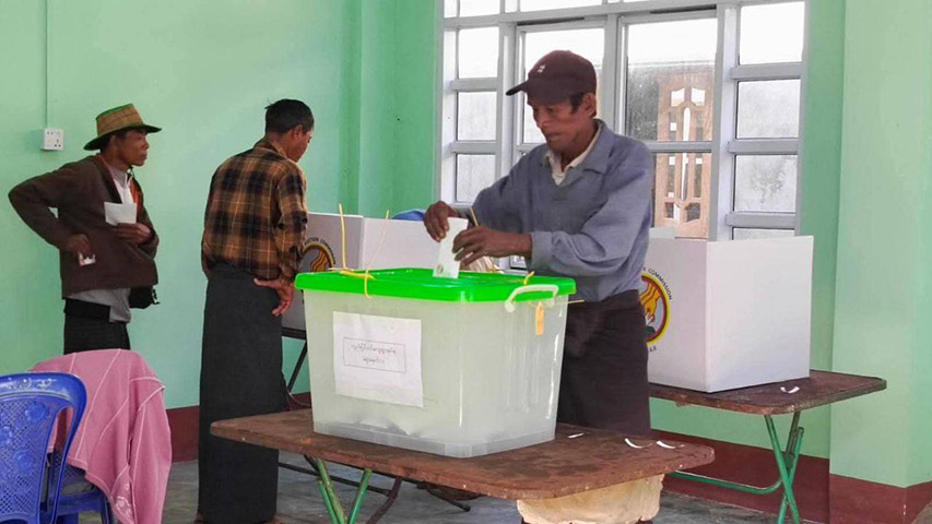 ကျိုတ်လတ်၌  မဲထည့်ရန် ပြည်သူများကို တအိမ်တက်ဆင်းလိုက်ခေါ် 