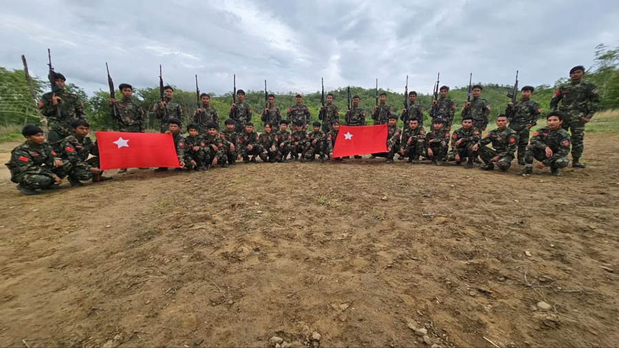 ညောင်ဦးတွင် တော်လှန်ရေးရဲဘော် ၅ ဦးနှင့် ပြည်သူ ၂၇ ဦးကို စစ်တပ်က ဖမ်းဆီးထား