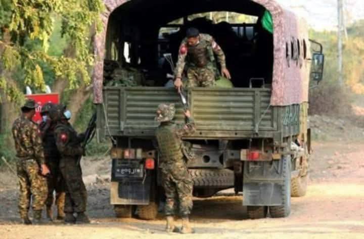 ဧရာဝတီတိုင်းမှ လူငယ် ၃ ဦး ရန်ကုန်တွင် ပေါ်တာဆွဲခံရပြီး မကွေးတိုင်းဘက် အပို့ခံရ