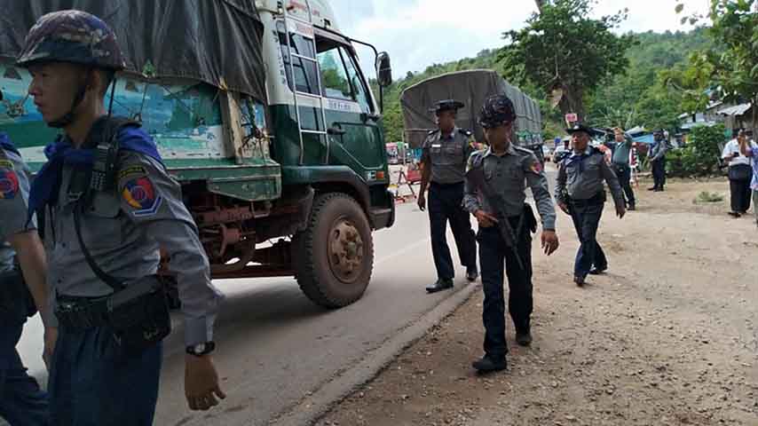 ဘားအံတွင် ထိုင်းကုန်စည်နှင့် လိုင်စင်မဲ့ယာဉ်များအား စစ်ကောင်စီ ဖမ်းဆီး