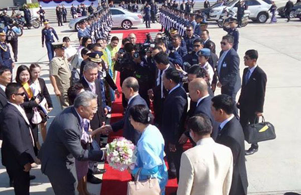 မဲေခါင္ထိပ္သီးအစည္းအေ၀းတက္ရန္ သမၼတ ဦးသိန္းစိန္ ဘန္ေကာက္ေရာက္ရွိ
