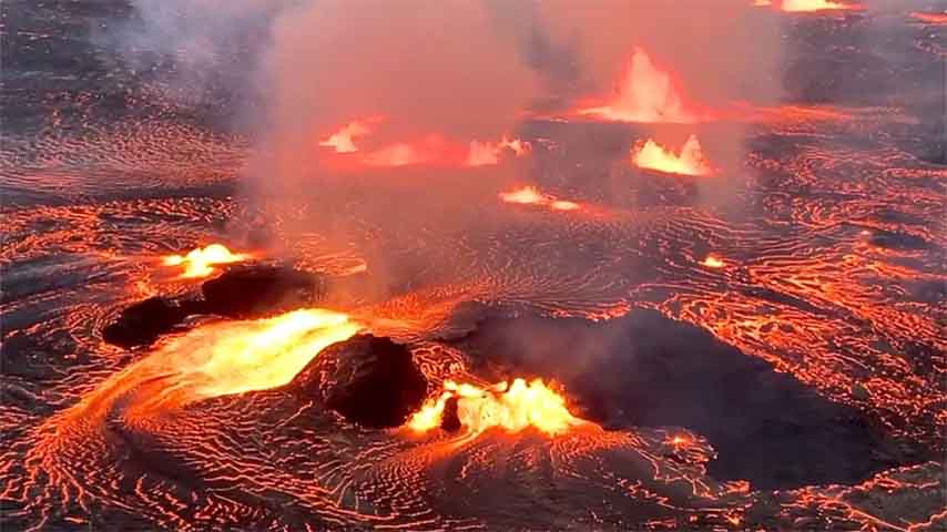 ဟာဝိုင်ယီက ကီလာဝေရာမီးတောင် ချော်ရည်များ ပန်းထွက်