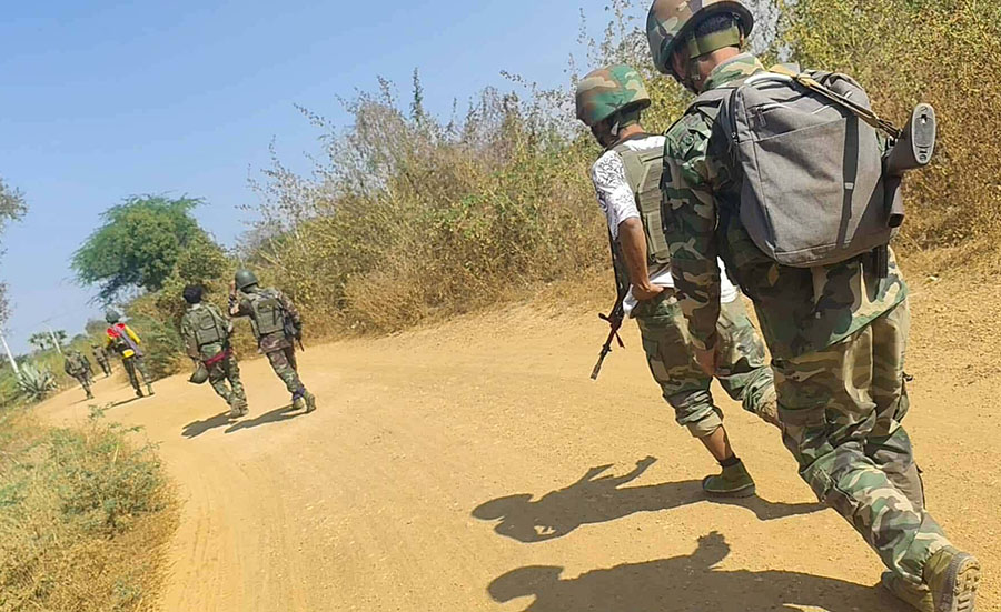 ဆားလင်းကြီးတွင် စစ်ကောင်စီတပ် တိုက်ခိုက်ခံရပြီး ၄ ဦး သေဆုံး 